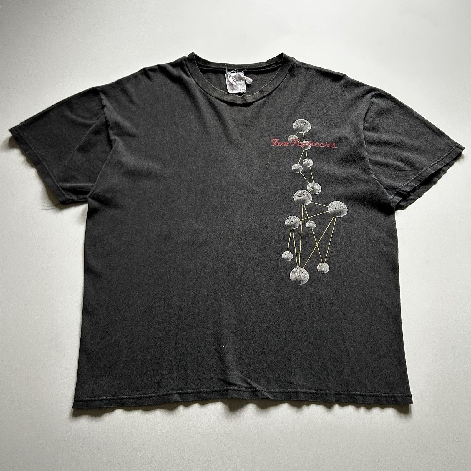 Band Tees × Vintage Vintage Foo Fighters Tour '98 T-Shirt Large Faded Black Rare Size US L / EU 52-54 / 3 - 1 Thumbnail