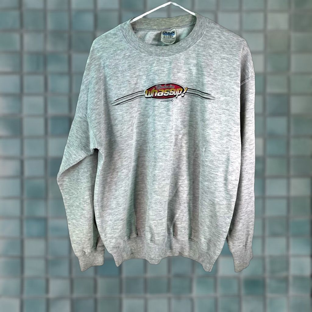 Gildan VTG Budweiser Whassup! Graphic Gray Sweatshirt Gildan Mens 50% Cotton 50% Polyester SZ L Size L Graphic Print Crew Neck Pullover Long Sleeve Vintage Size US L / EU 52-54 / 3 - 1 Thumbnail