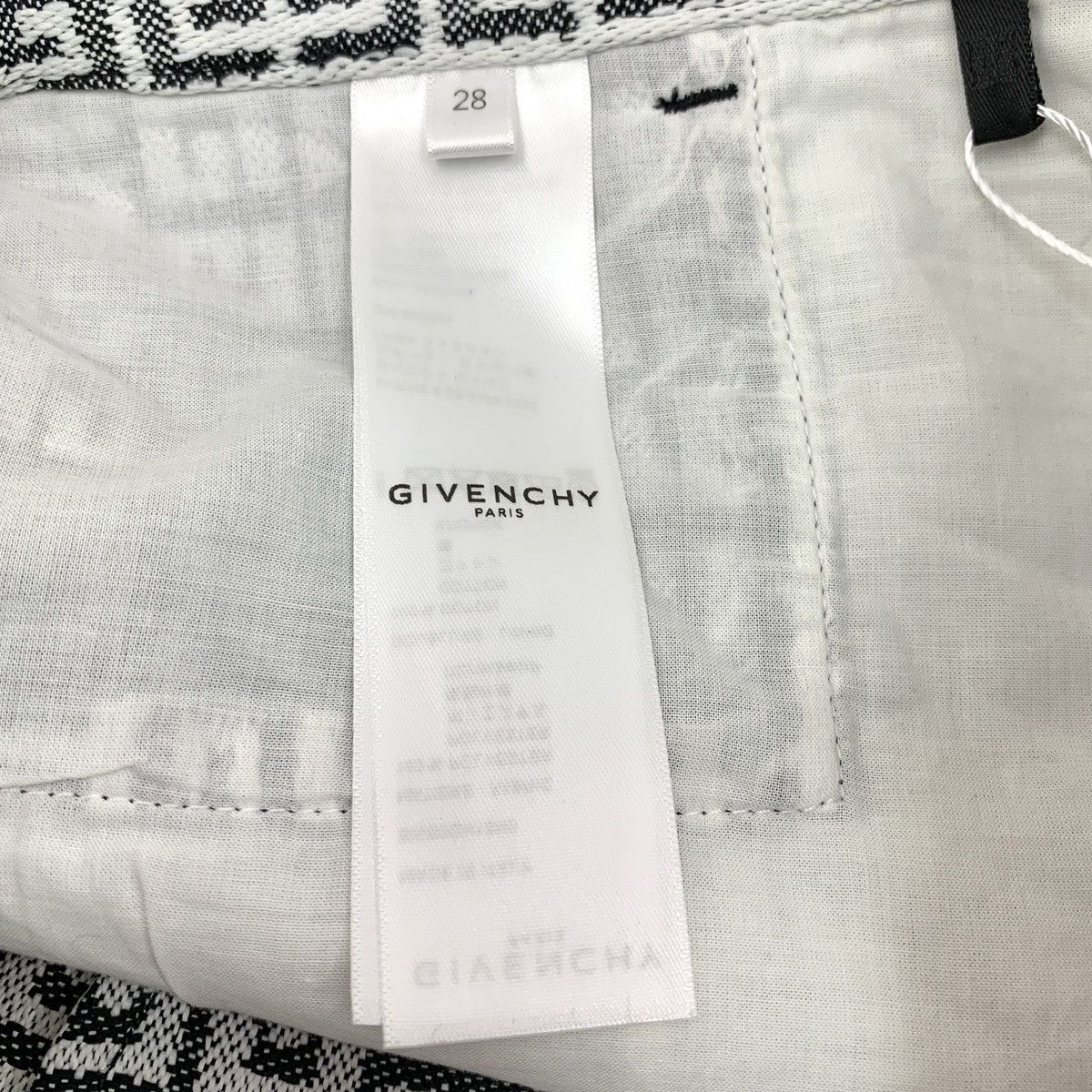 Givenchy Givenchy Logo Jacquard All-over Print Casual Shorts K26WX Size 28" / US 6 / IT 42 - 7 Thumbnail