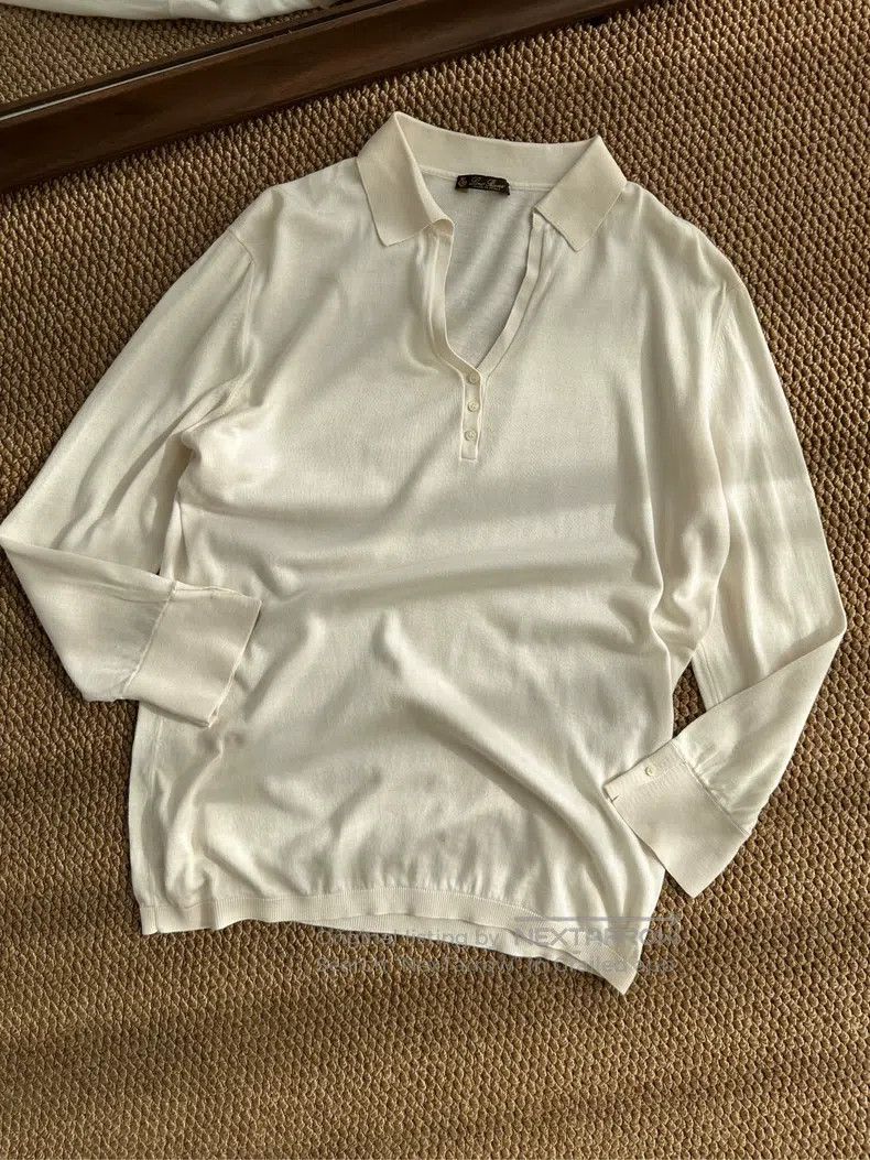Loro Piana Loro Piana Silk V-neck round button base layer knit top, w Size M / US 6-8 / IT 42-44 - 1 Thumbnail