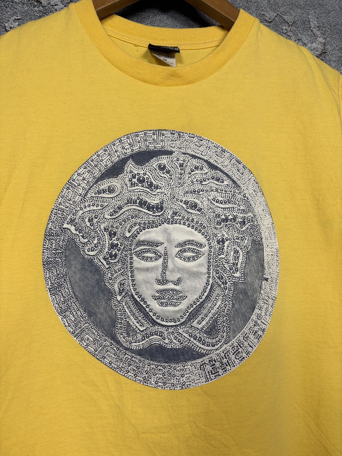Versace Vintage Versace Medusa Big Logo T-shirt Tee Size S Size US S / EU 44-46 / 1 - 3 Thumbnail