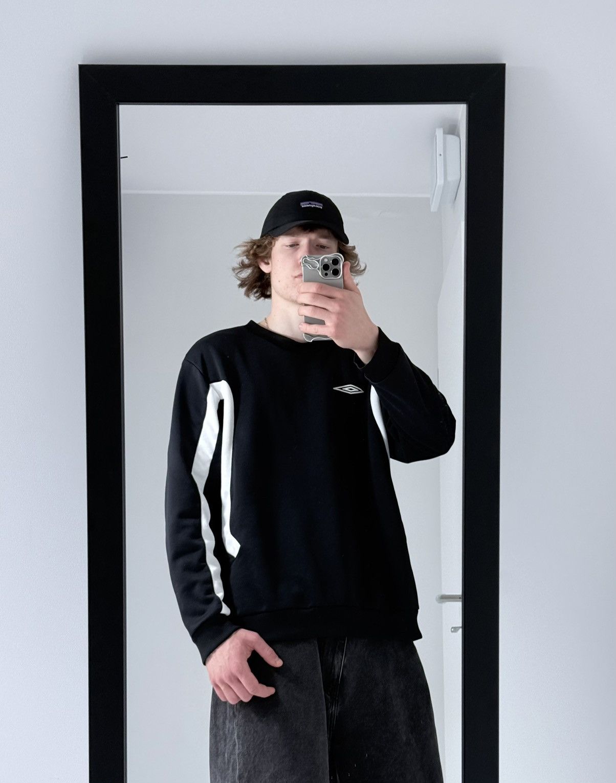 Umbro Vintage Umbro Y2K avantgarde streetwear sweatshirt Size US XL / EU 56 / 4 - 5 Thumbnail