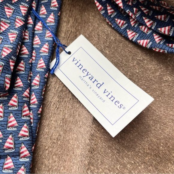 Vineyard Vines Vineyard Vines Silk American Flag Catboat Sailboat Patriotic Size ONE SIZE - 3 Thumbnail