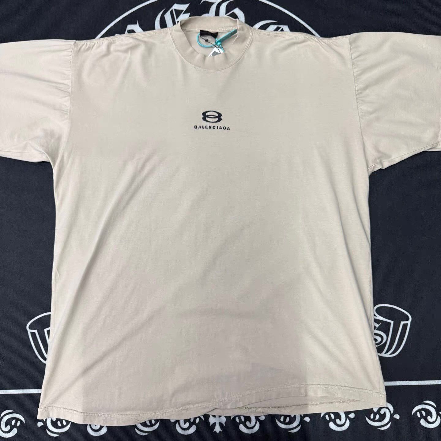 Balenciaga Beige Short-Sleeve Crew Neck Shirt Size US XXL / EU 58 / 5 - 1 Thumbnail