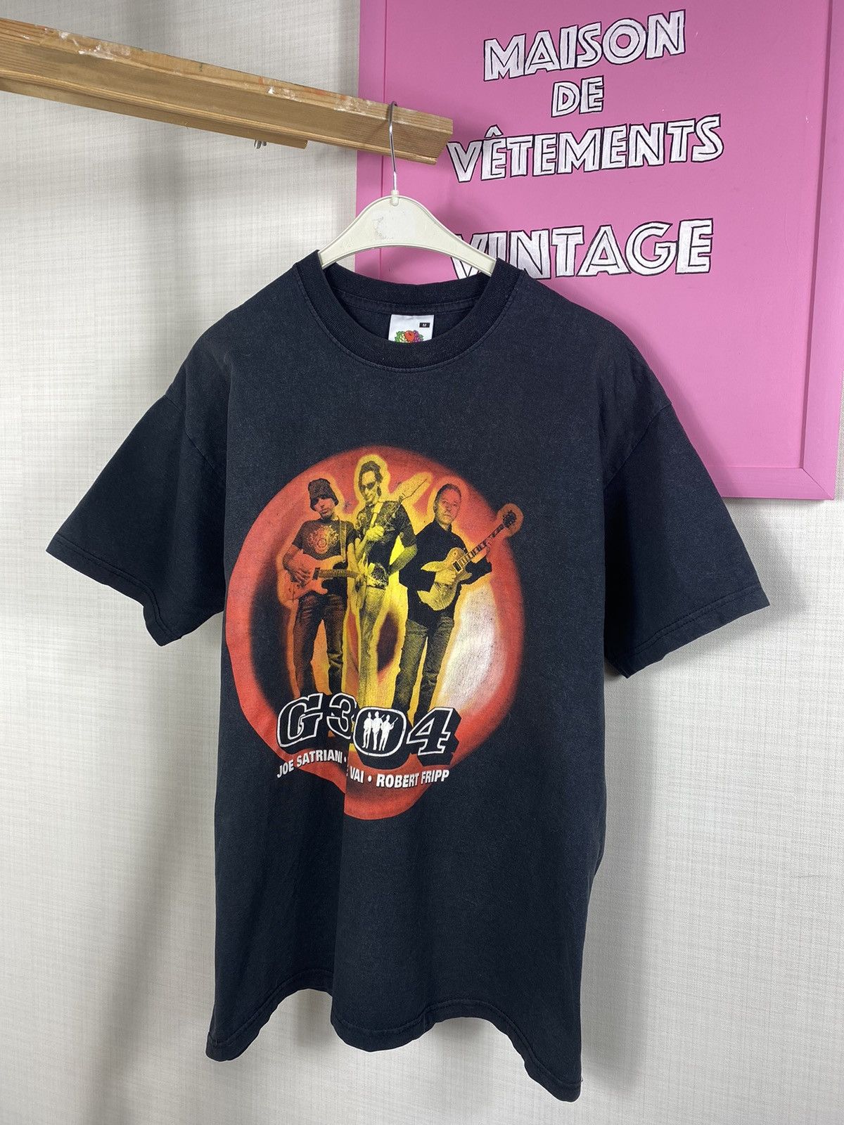 Band Tees × Fruit Of The Loom G3 Joe Satriani 2004 t Shirt Size US M / EU 48-50 / 2 - 1 Thumbnail