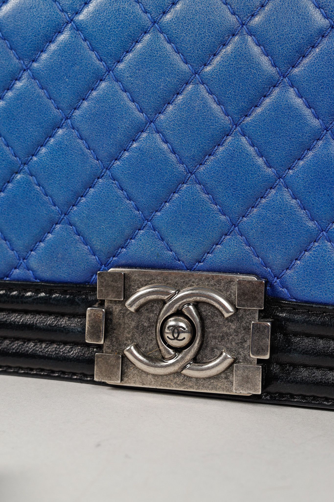Chanel Chanel Medium Boy Blue Bicolour Quilted Flap Shoulder Bag Size ONE SIZE - 10 Thumbnail