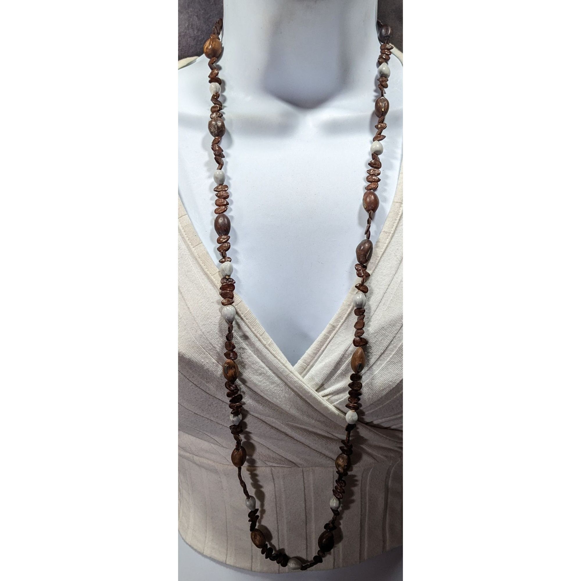 Other Nature Inspired Real Seed Brown And White Beaded Necklace Size ONE SIZE - 2 Thumbnail