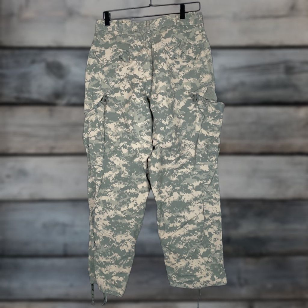 Vintage US Army Camo Cargo Pants Men's 32 x 29 (Medium Short) Digital Camouflage Combat Size US 32 / EU 48 - 1 Thumbnail