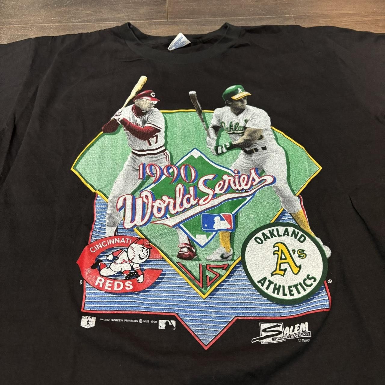 Image of Salem Vintage Oakland Athletics Cincinnati Reds World Series T Shirt 1990 in Black, Men's (Size XL)