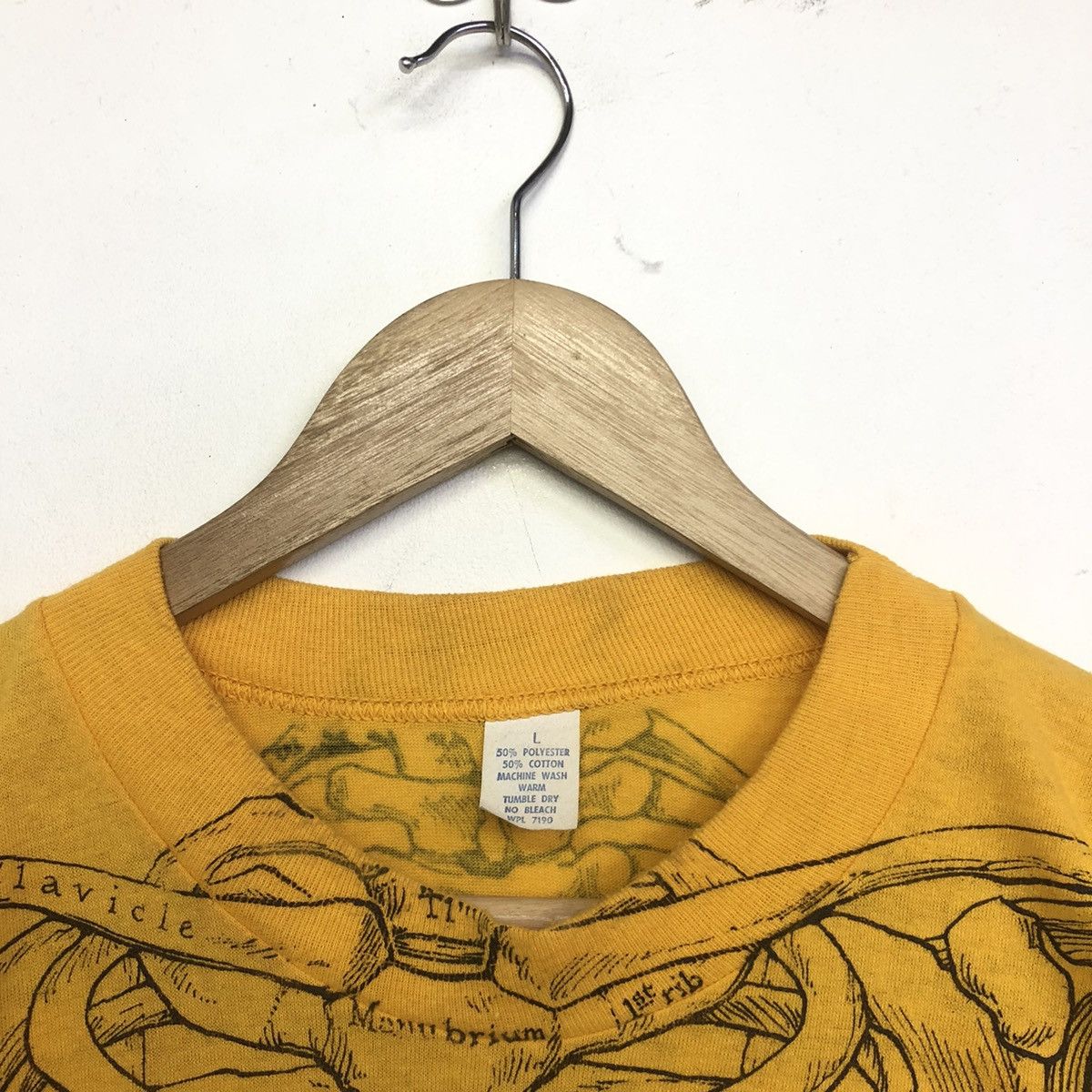 Art Comes First VINTAGE ART LESLIE ARWIN 1978 ANATOMY SKULL BONES TSHIRT Size US L / EU 52-54 / 3 - 5 Thumbnail