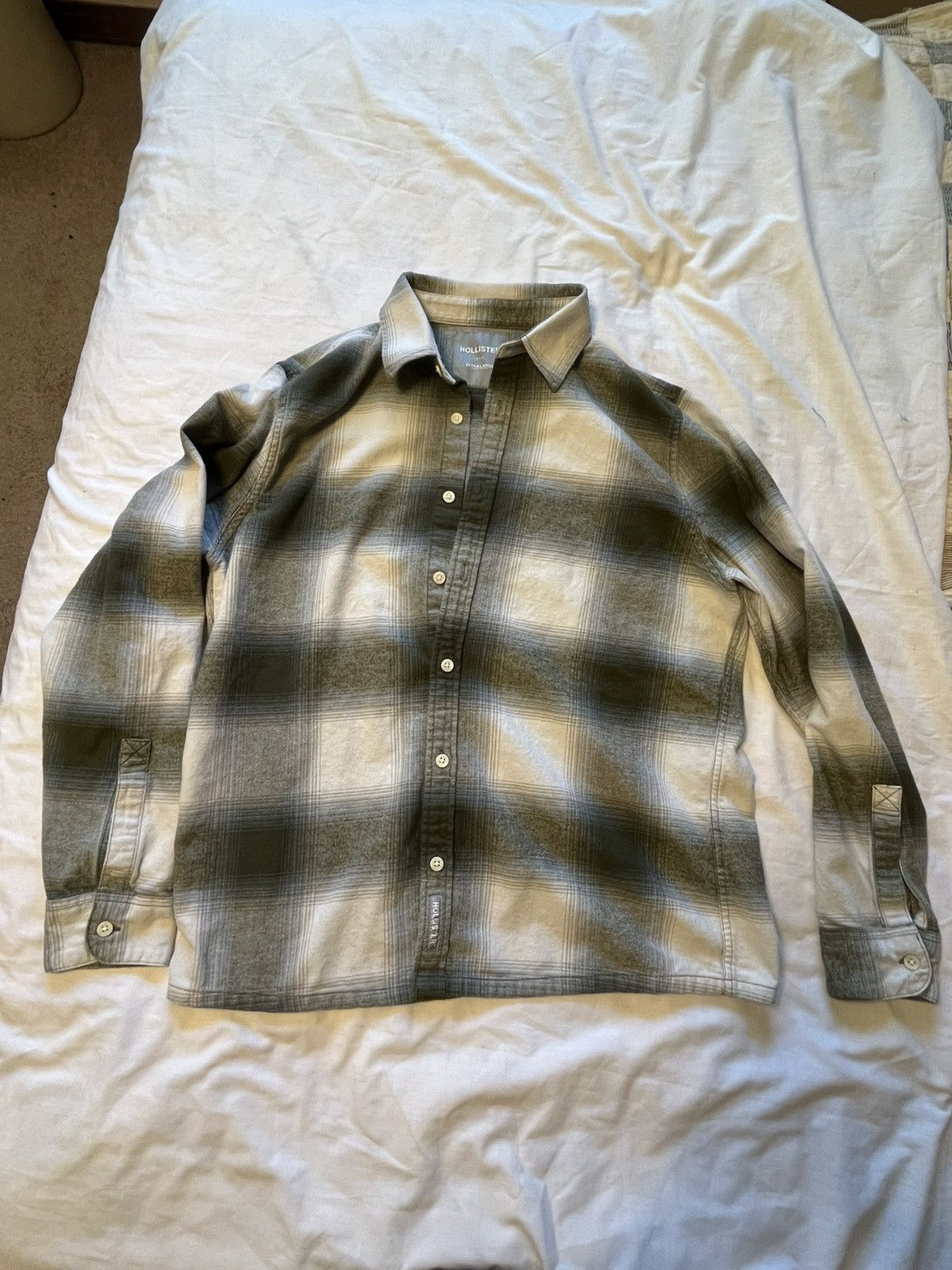 Hollister Worn by D1 basketball player 6’8” 210 Size US XL / EU 56 / 4 - 1 Thumbnail