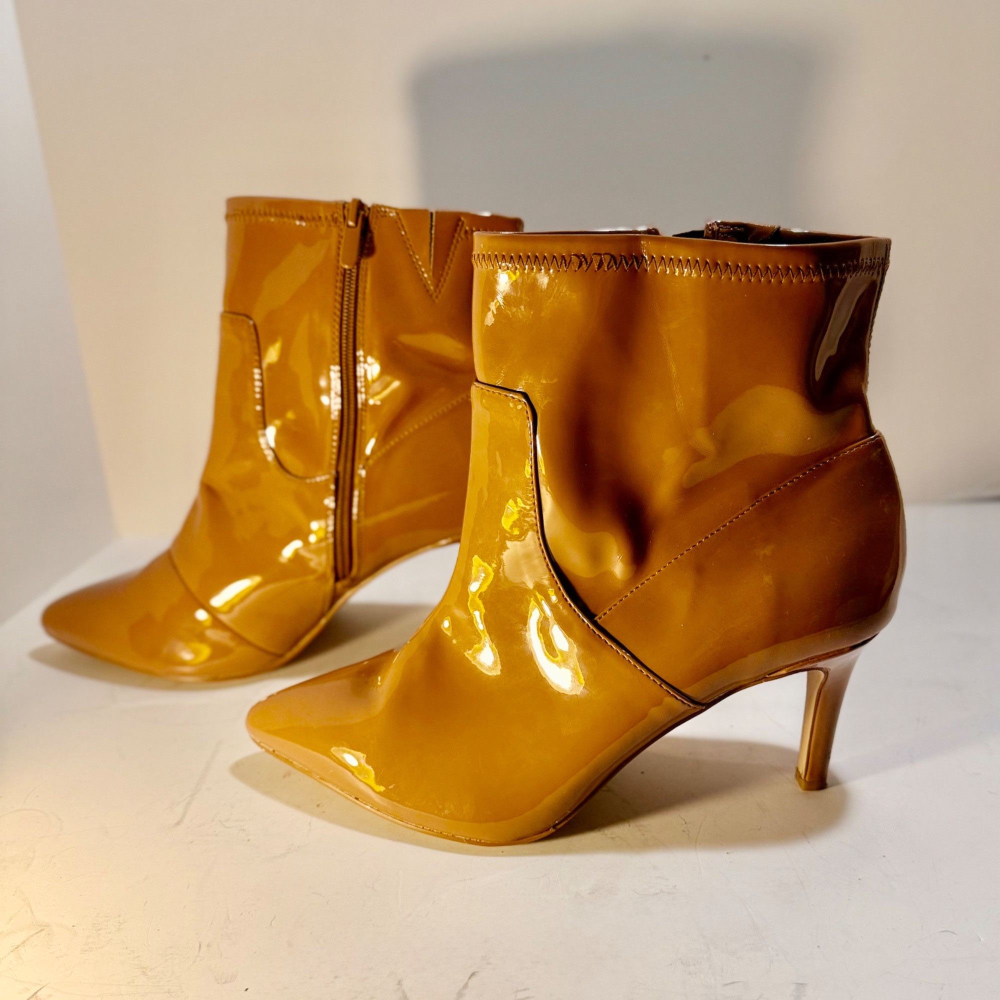 Torrid Tan 10.5WW Patent Leather Ankle Boots W Pointed Toe Size US 10.5 / IT 40.5 - 4 Thumbnail