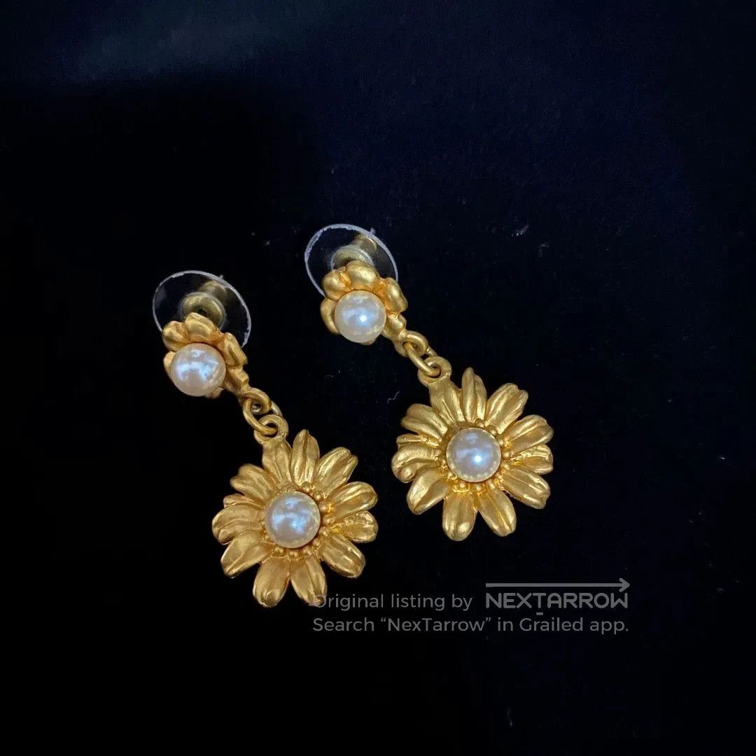 Kenzo KENZO Vintage Pearl Daisy Earrings. Size ONE SIZE - 5 Thumbnail
