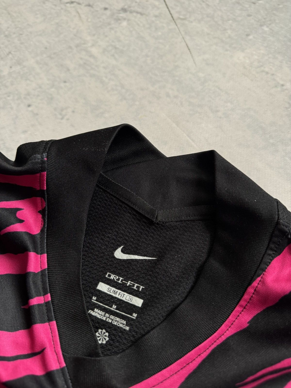 Nike Vintage Pink Nike Utrecht rare jersey size M Size US M / EU 48-50 / 2 - 4 Thumbnail