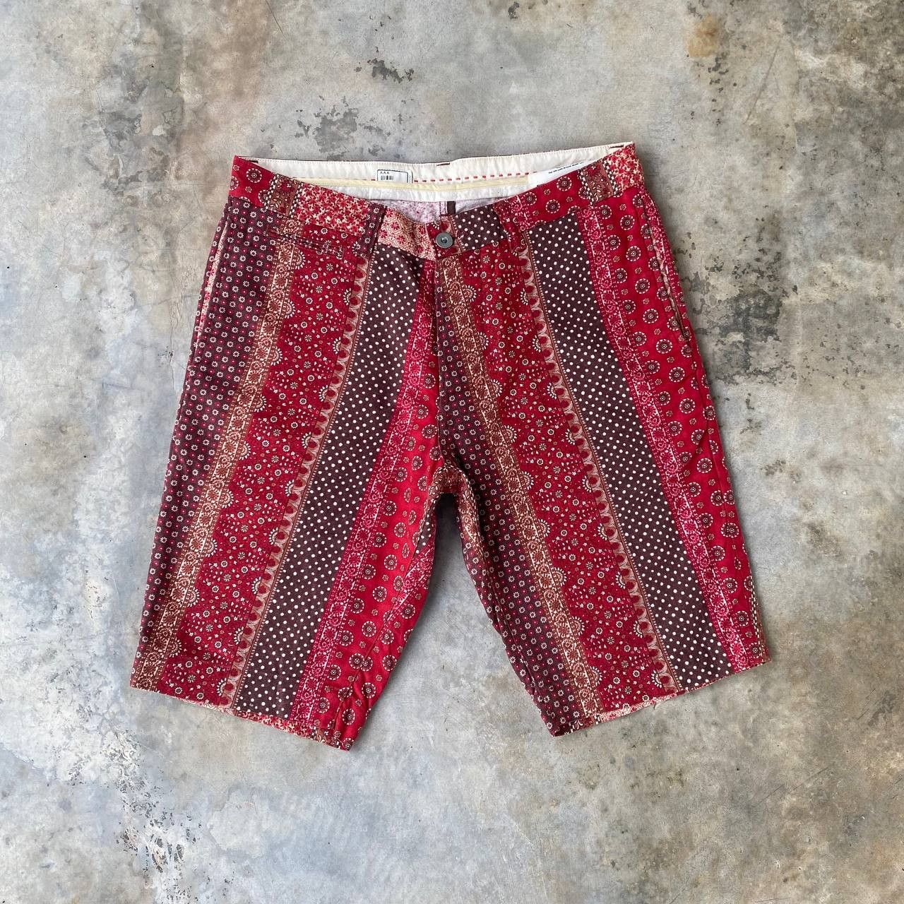 Hiroshi Kato AAA HIROSHI KATO JAPAN PAISLEY HAWAII SHORTPANT Size US 30 / EU 46 - 1 Thumbnail