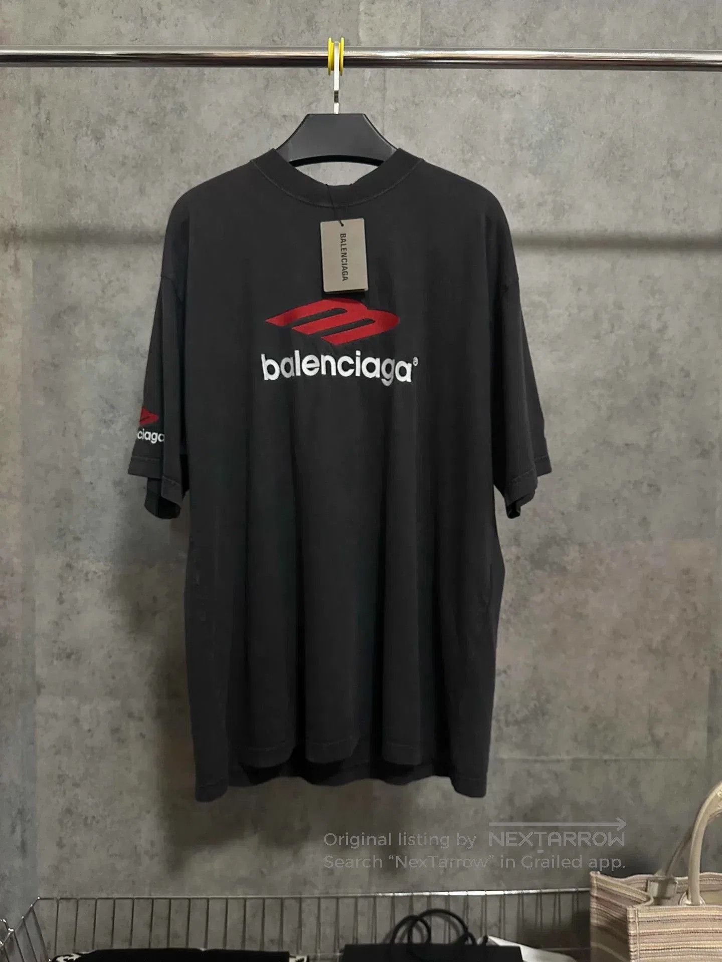 Balenciaga balenciaga short sleeve logo t-shirt black red. Size US L / EU 52-54 / 3 - 1 Thumbnail