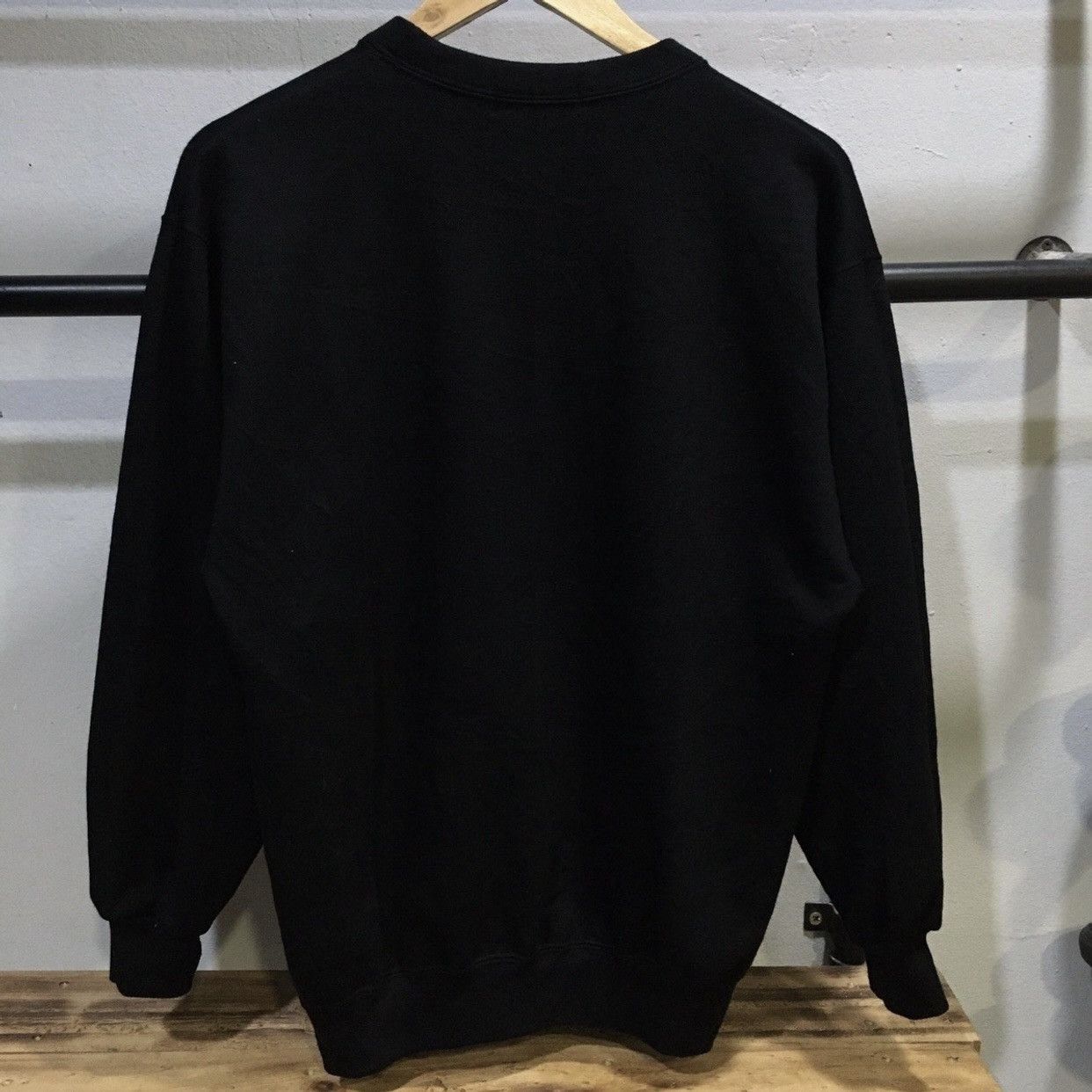 Valentino Valentino christy Paris Embroidery Sweatshirts Size US L / EU 52-54 / 3 - 2 Thumbnail