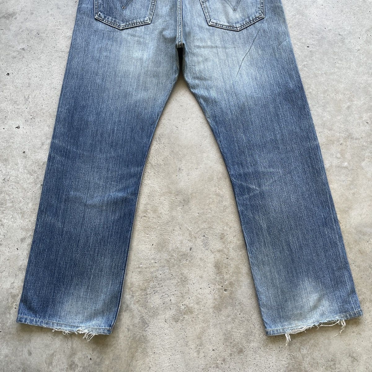 Jean × Levi's × Vintage Vintage Levi’s 501 Distressed Fly Button Faded Jeans Pants Size US 36 / EU 52 - 14 Thumbnail