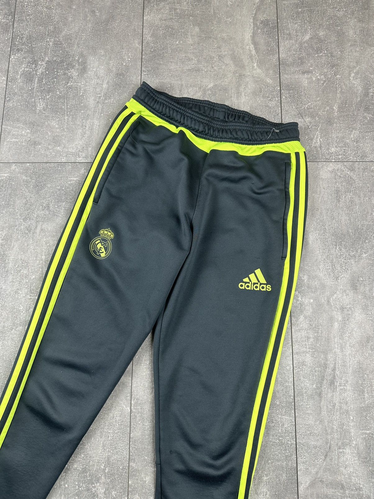 Adidas Adidas Real Madrid Soccer Training Sweatpants Size US 29 - 3 Thumbnail