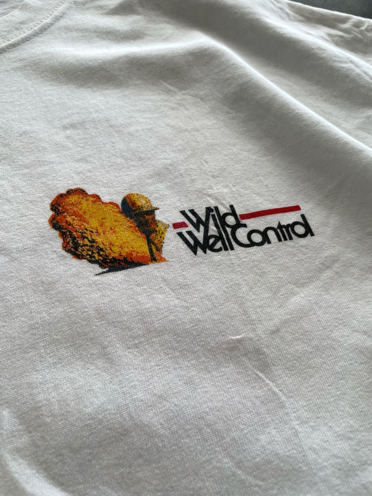 Delta Vintage Wild Well Control Firefighter Graphic Tee Size US XL / EU 56 / 4 - 7 Thumbnail
