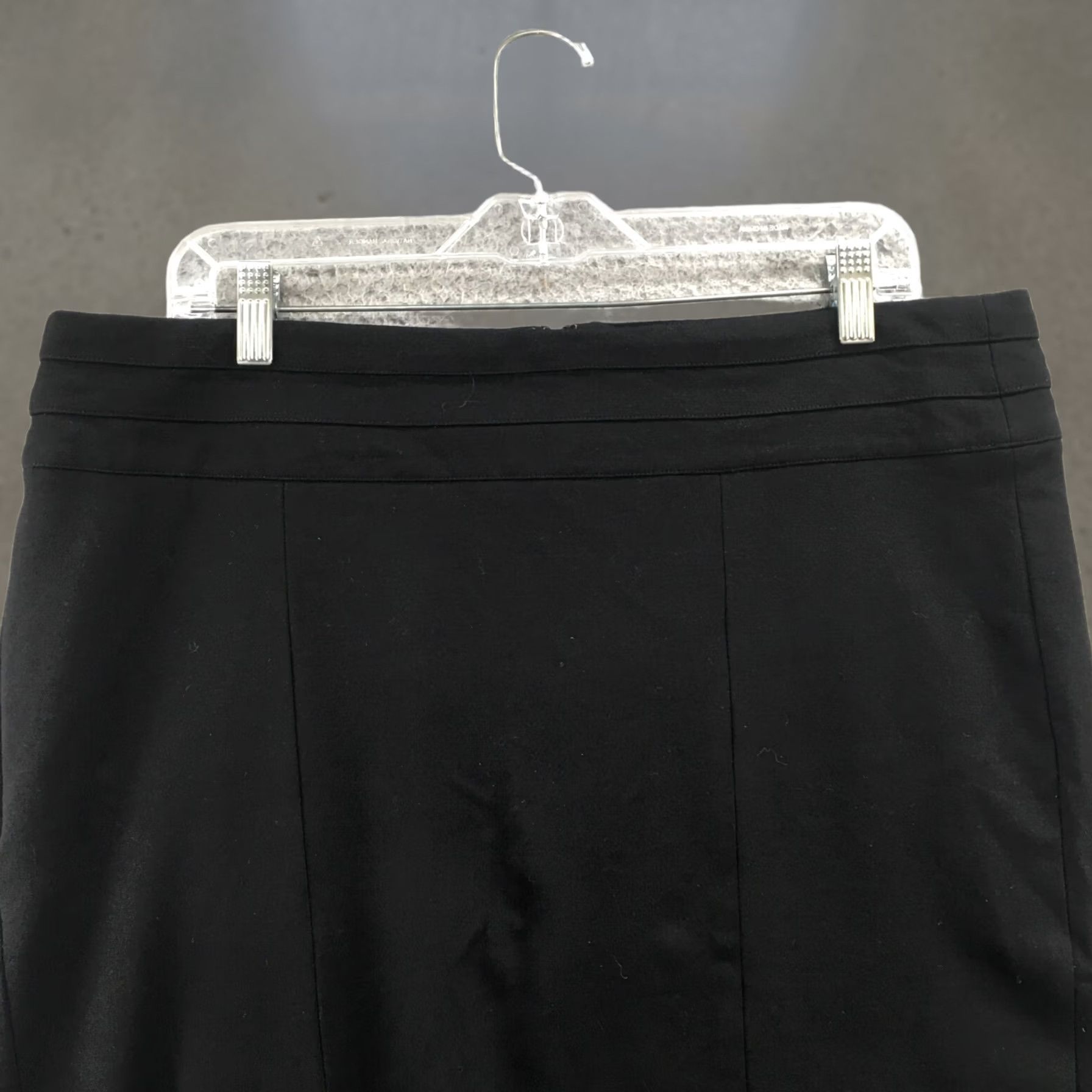 Vintage CAbi Pencil Skirt Womens 16 Black Back Zip Straight Knee Length Casual Skirt Size 38" / US 16 / IT 52 - 1 Thumbnail