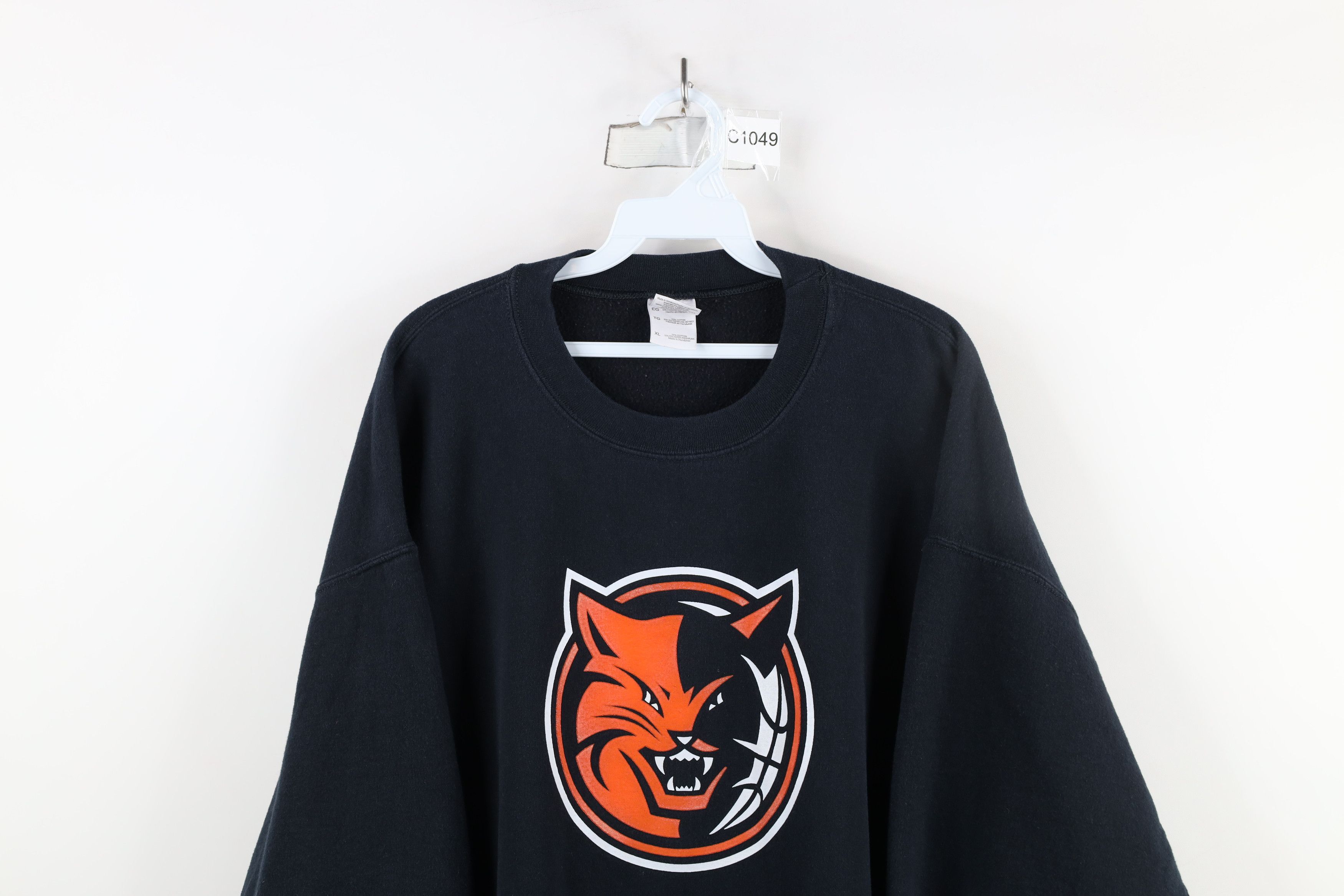 Vintage Vintage Charlotte Basketball Crewneck Sweatshirt Black Size US XL / EU 56 / 4 - 2 Thumbnail