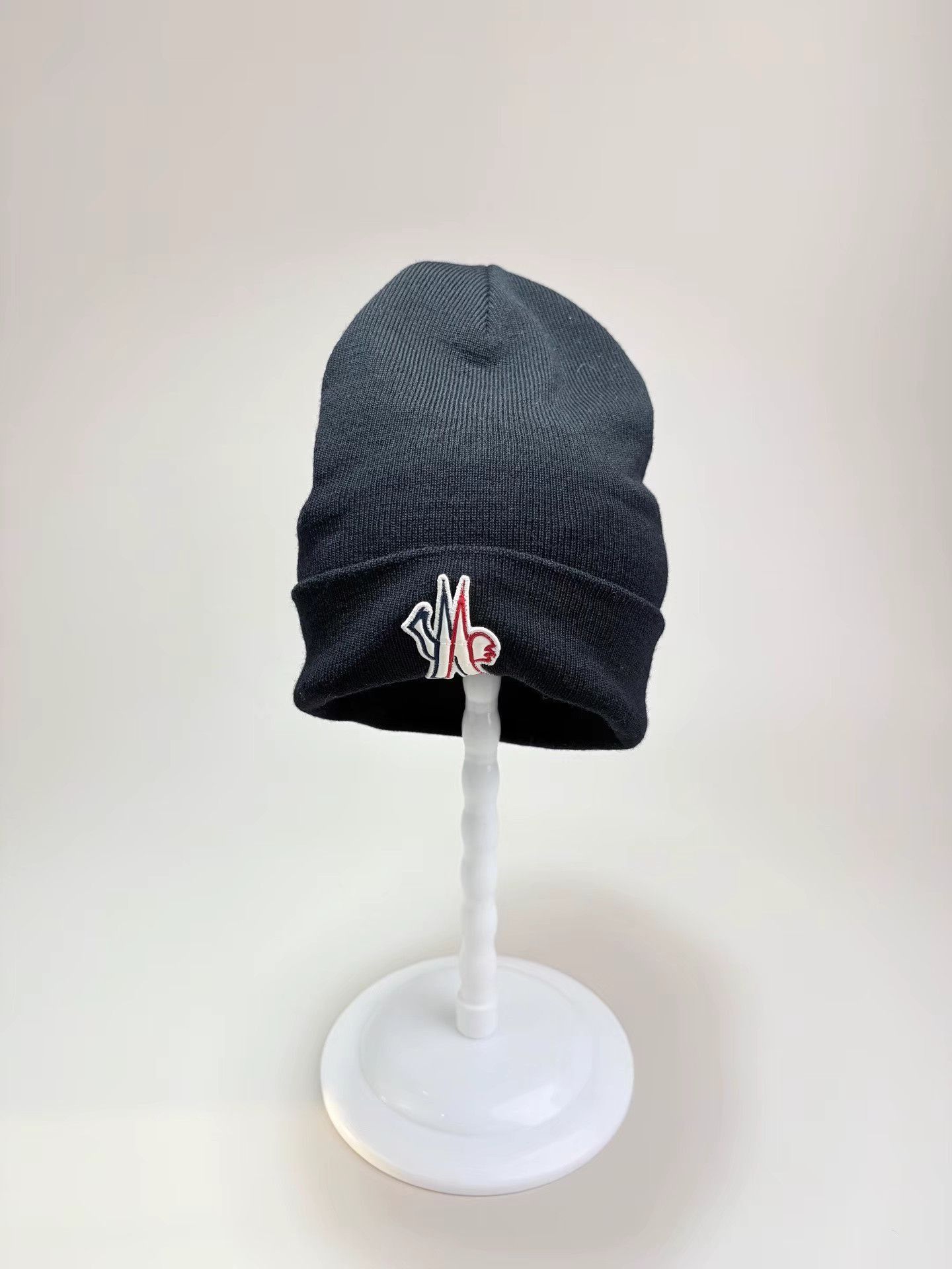 Moncler Black Knit Beanie with Embroidered Logo Size ONE SIZE - 1 Thumbnail