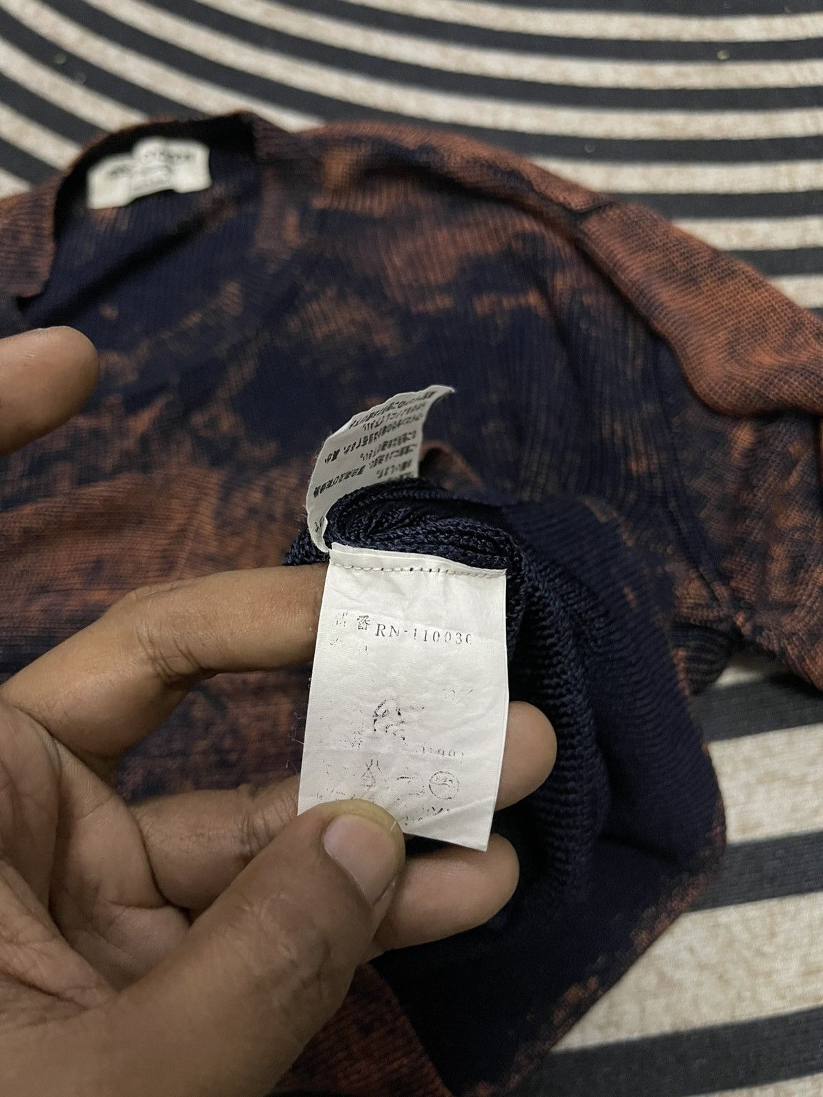 Comme des Garcons 1990s COMME DES GARCONS ACID WASH RAYON KNITWEAR Size US M / EU 48-50 / 2 - 8 Thumbnail