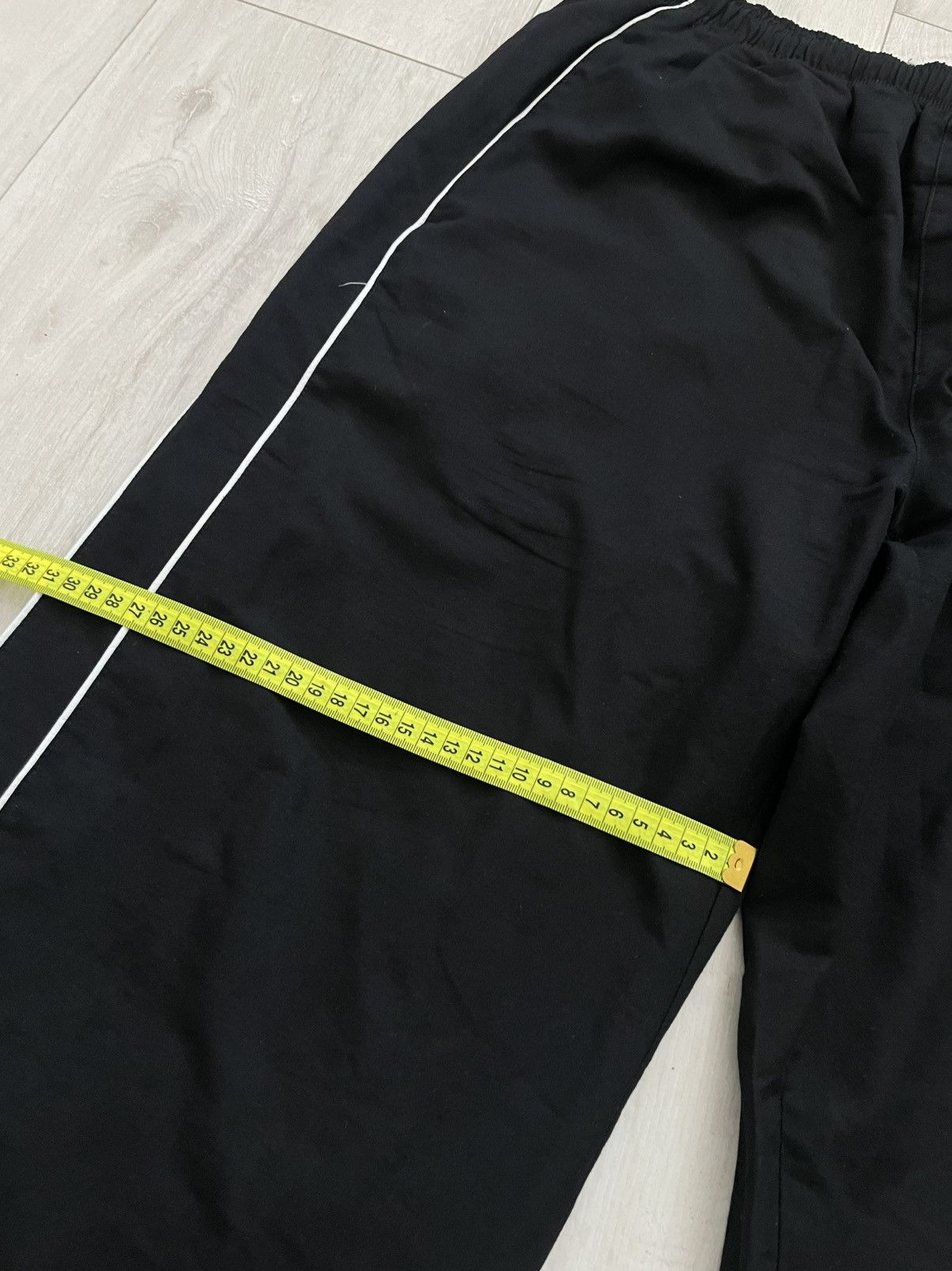 Nike Vintage Nike 00's Black Nylon Sweatpants Y2K Baggy Drill Size US 33 - 12 Thumbnail
