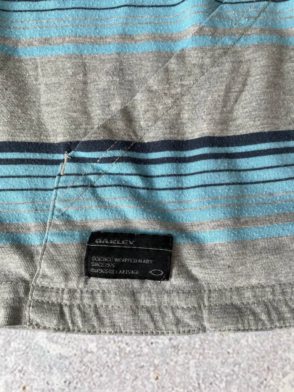 Oakley × Vintage Vintage Oakley Grey Hoodie Size XL Y2K Rare Item Size US XL / EU 56 / 4 - 3 Thumbnail