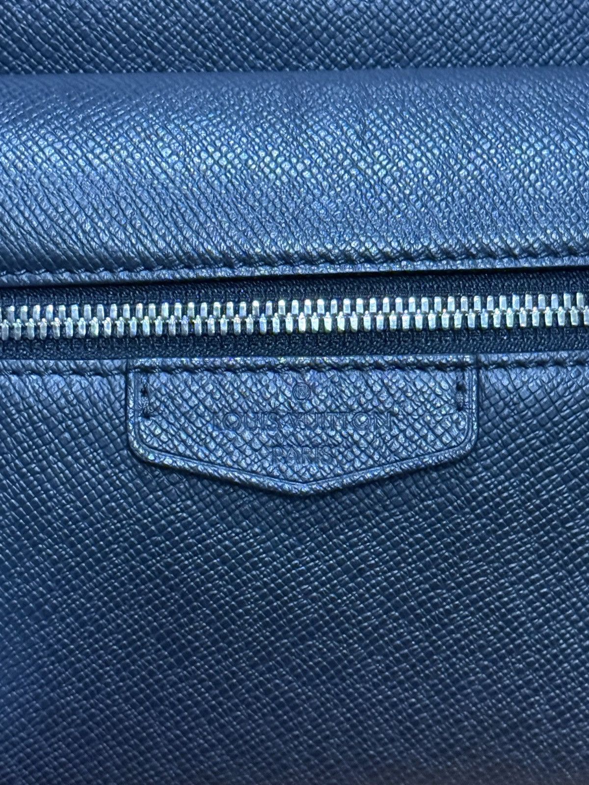 Louis Vuitton Louis Vuitton Outdoor Messenger PM Taiga Noir Size ONE SIZE - 7 Thumbnail
