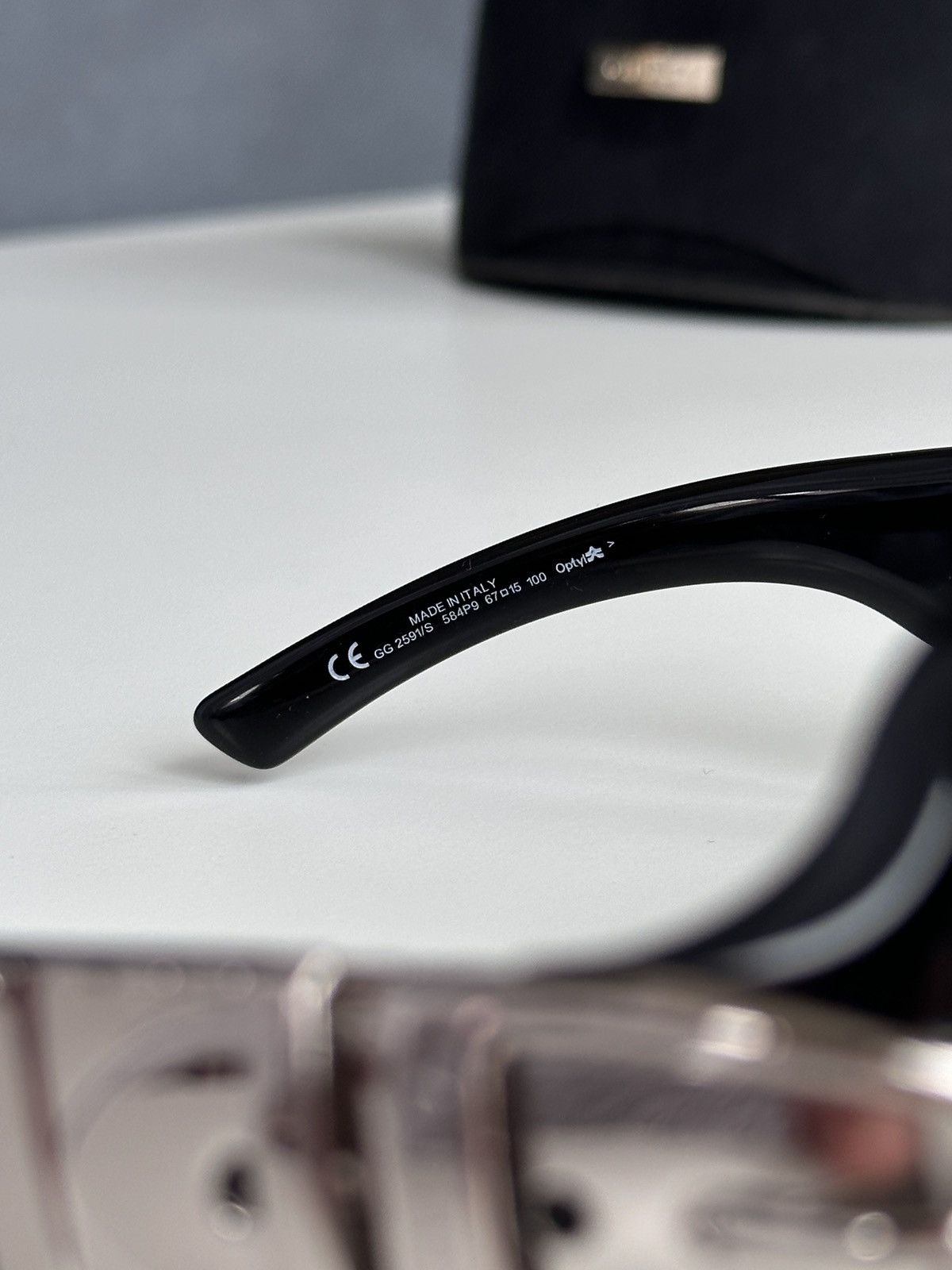 Gucci GUCCI Shield Buckle Logo Oversized Black Sunglasses GG2591/S Size ONE SIZE - 8 Thumbnail