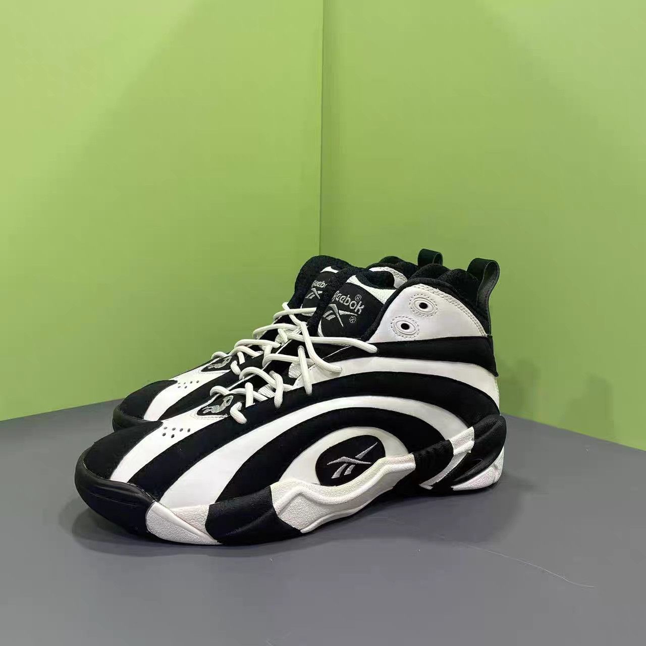 Reebok Reebok Shaqnosis 'Black White' Basketball Shoes K15 Size US 9 / EU 42 - 1 Thumbnail