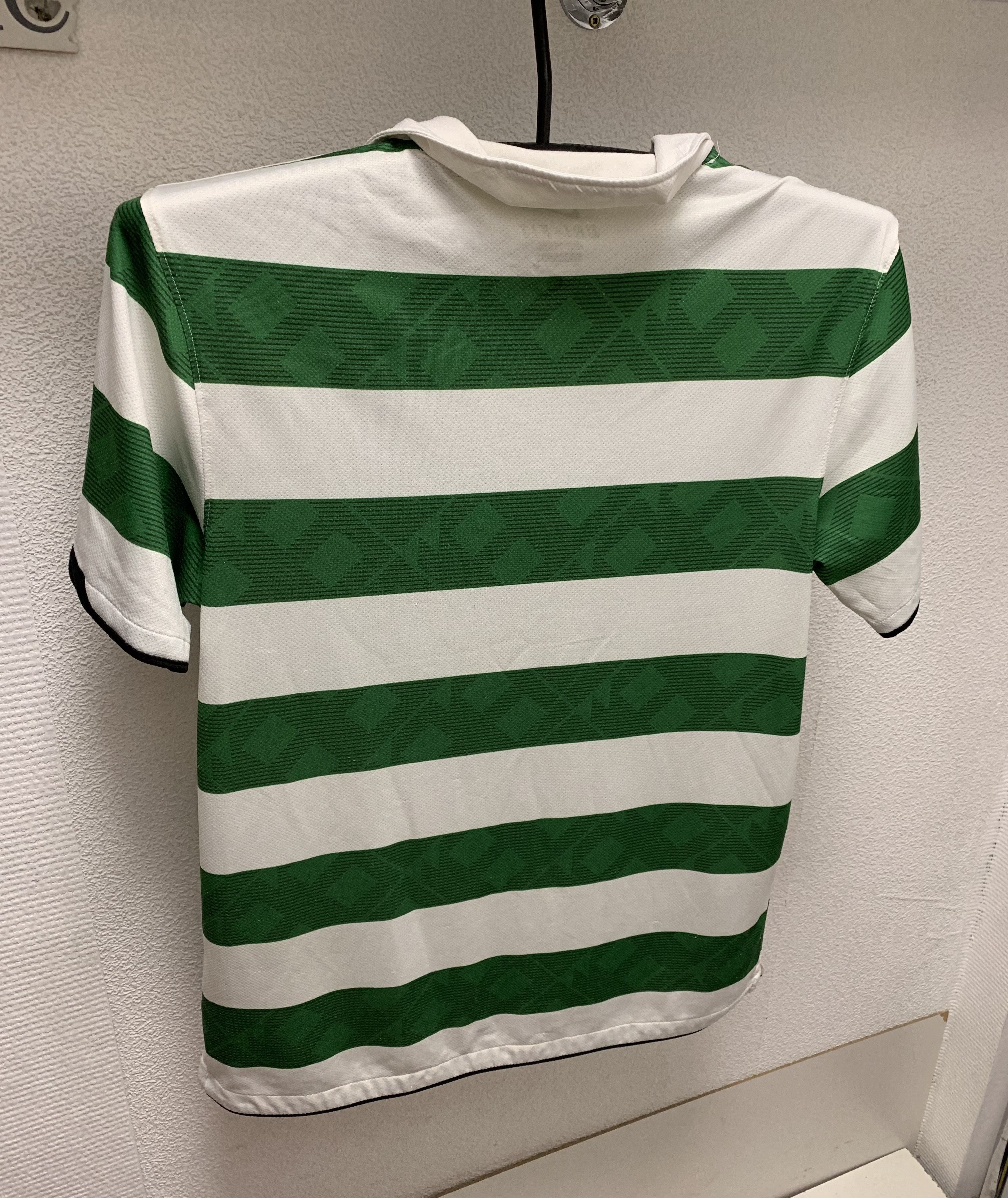 Nike Celtic Nike soccer jersey M tennents Size US M / EU 48-50 / 2 - 6 Thumbnail