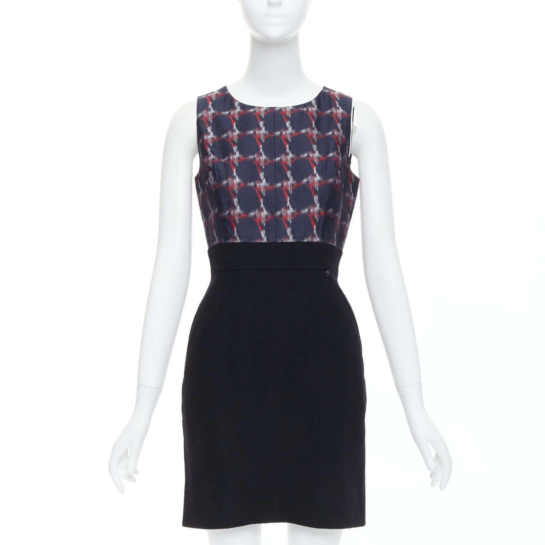 Chanel CHANEL 08A Paris-Venice navy red houndstooth print wool silk shift dress Size M / US 6-8 / IT 42-44 - 1 Thumbnail