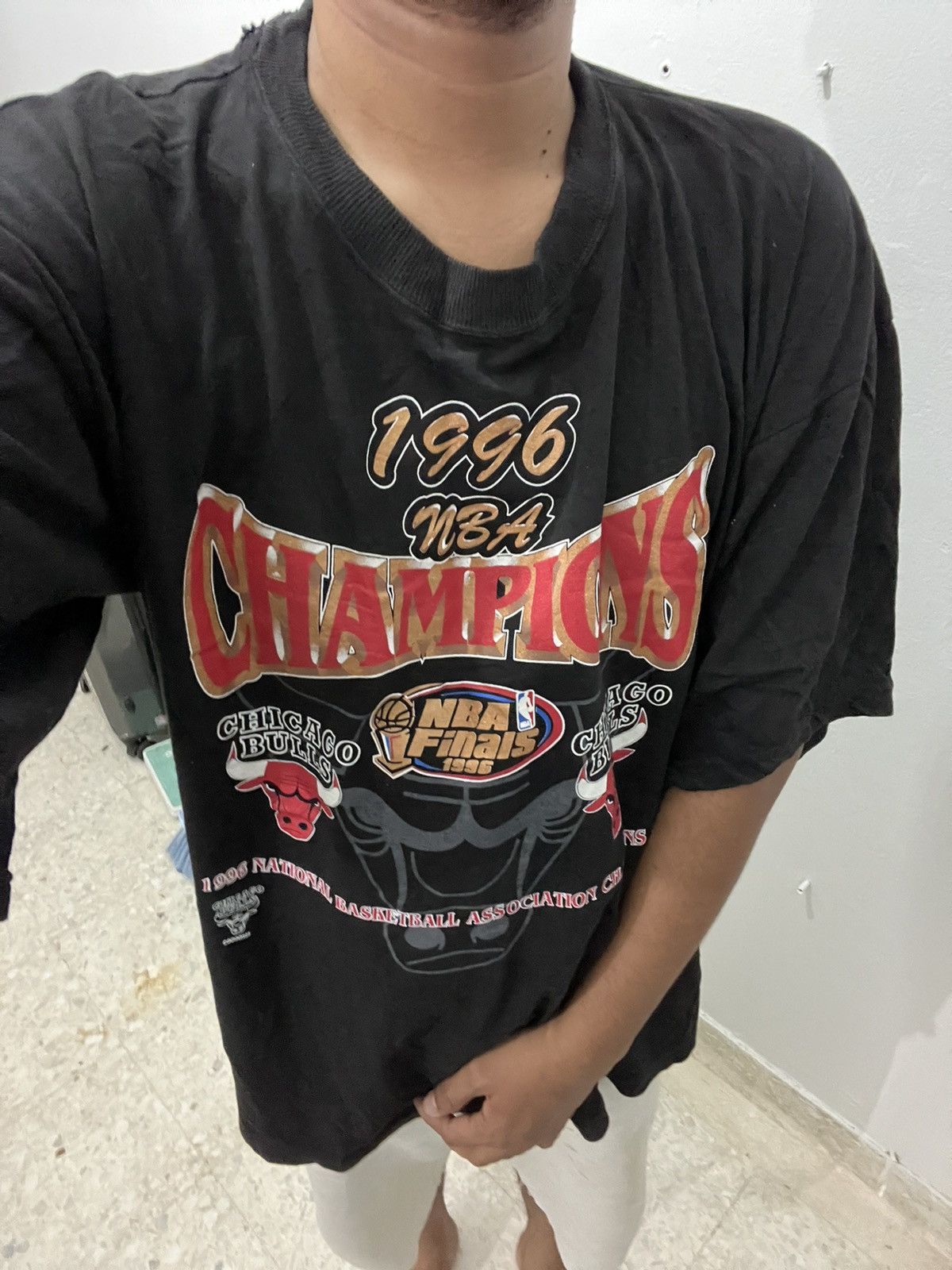 Rap Tees 🔥1996 CHAMPION CHICAGO BULLS NBA BASKETBALL TEE Size US XL / EU 56 / 4 - 8 Thumbnail