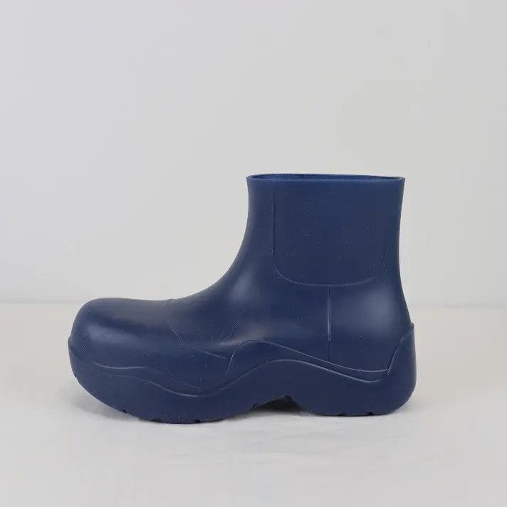 Bottega Veneta o1rshd1 Matt Rubber Puddle Ankle Boot in Cruise Size US 8 / EU 41 - 4 Thumbnail