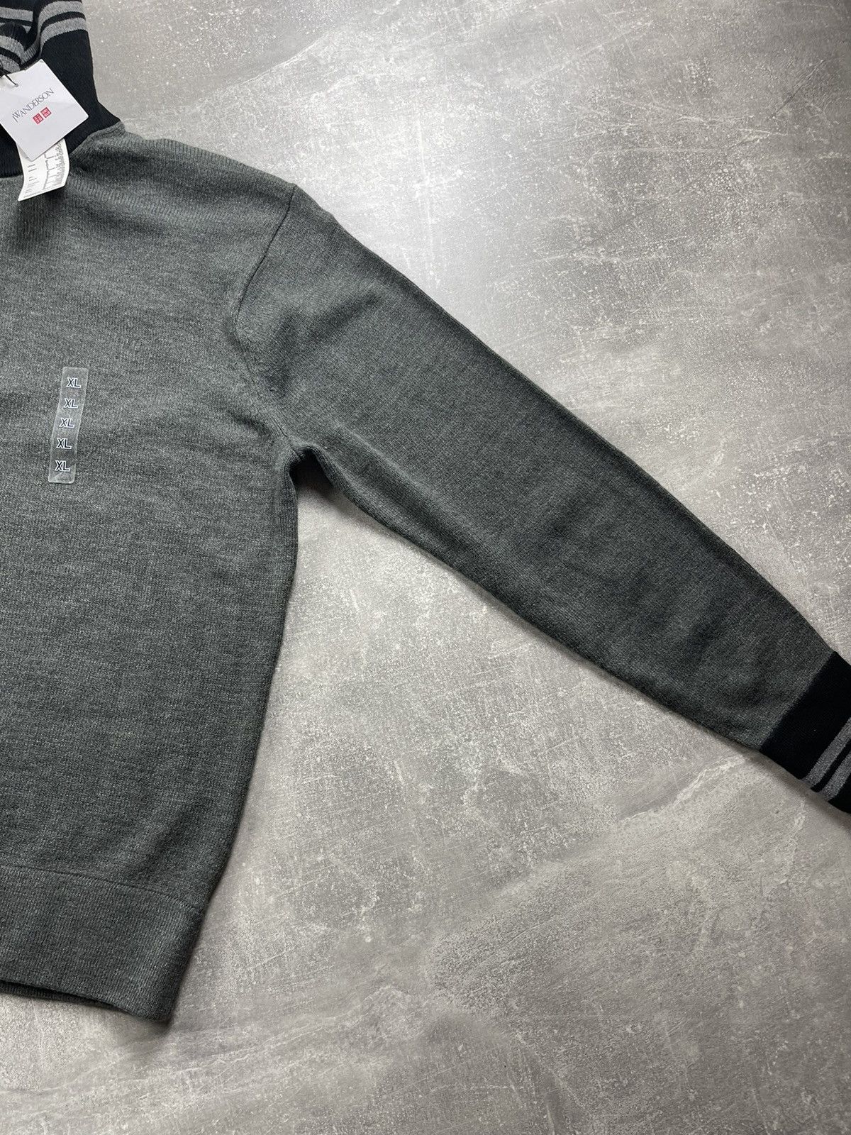 JW Anderson × Uniqlo Uniqlo x JW Anderson Half Zip Knit Sweater Gray Black Size US XL / EU 56 / 4 - 4 Thumbnail
