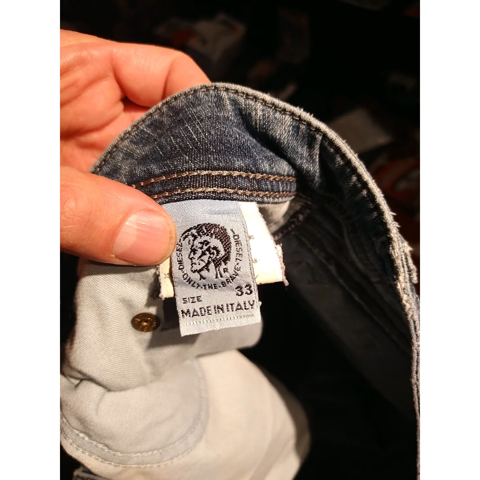 Diesel VINTAGE Diesel Jeans Size 33 Made In Italy Straight Leg Button Fly Men Denim Blue 31in Inseam Adult Mens Regular 33 Size US 33 - 5 Thumbnail
