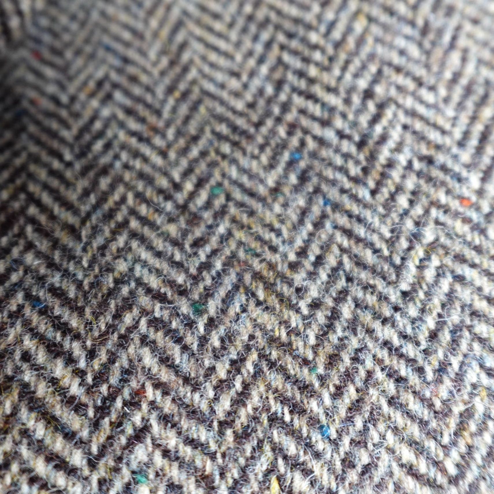 Harris Tweed VINTAGE Harris Tweed Sport Coat 42R Beige Herringbone Tweed Speckled Mens Blazer Notch Lapel Two-Button Regular Wool Lining UK Vintage Sports Coat Size 42R - 2 Thumbnail