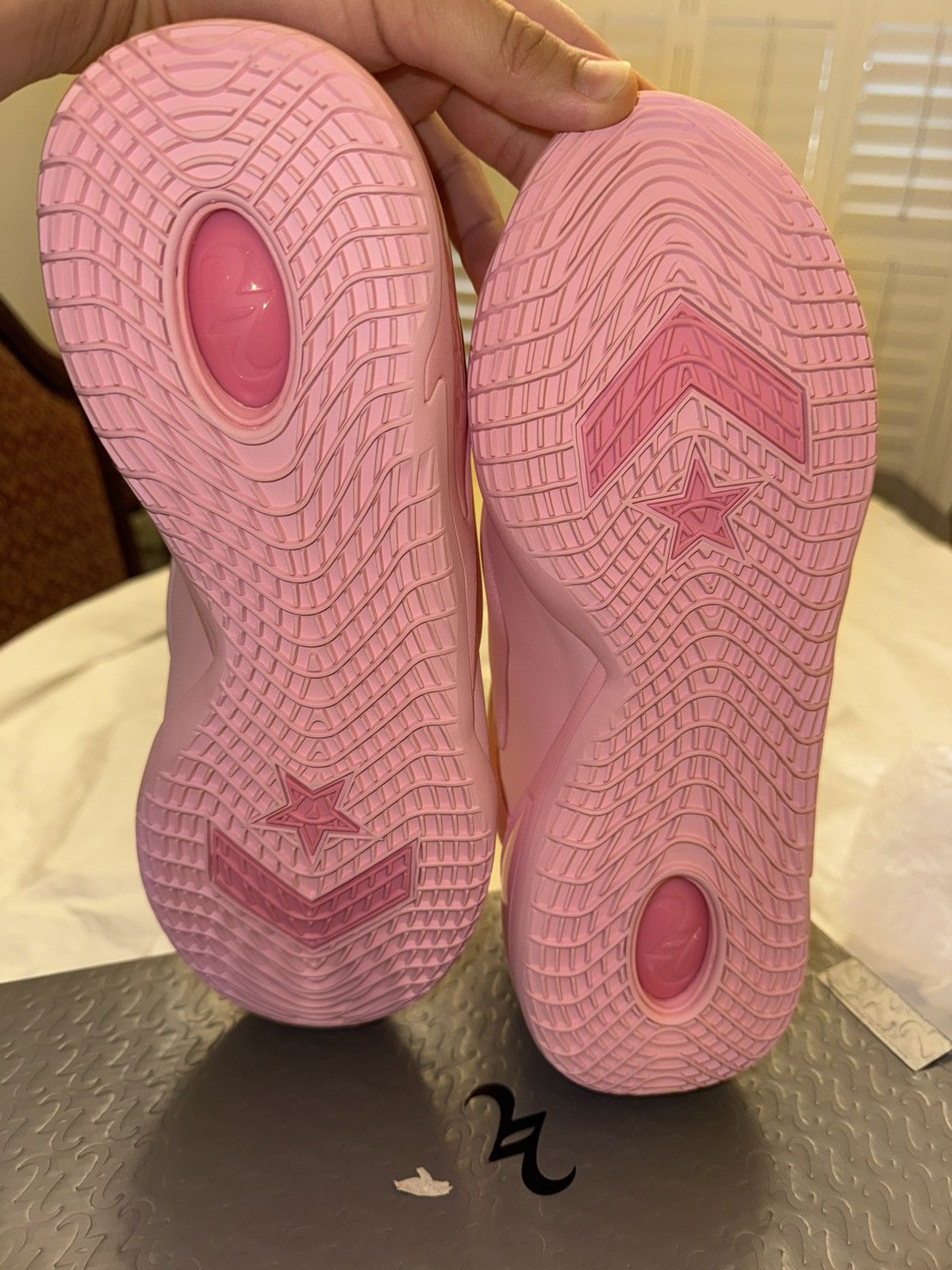 Converse Shai's 001 Pink basketball shoes Size US 9 / EU 42 - 5 Thumbnail