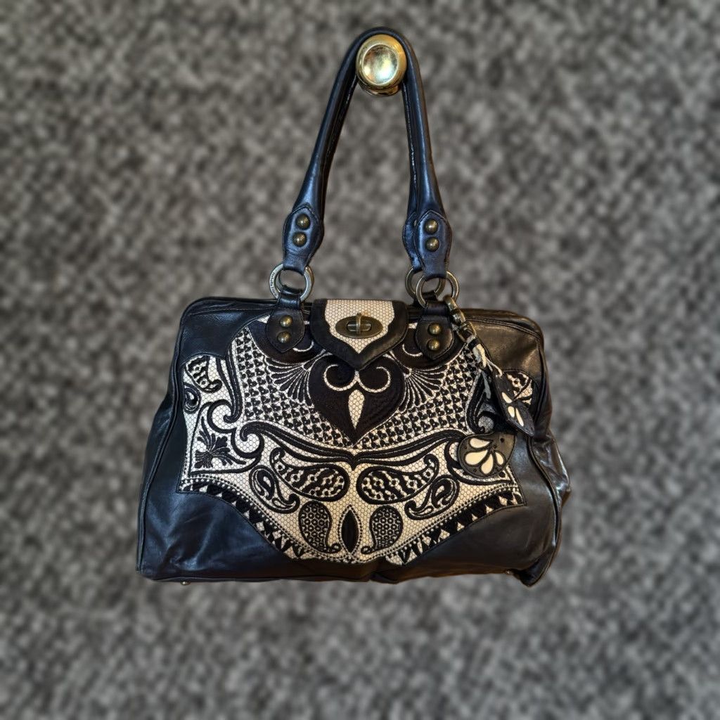 VINTAGE Isabella Fiore Lavish Ginger Tote Black White Shoulder Bag Purse Leather Paisley Bucket