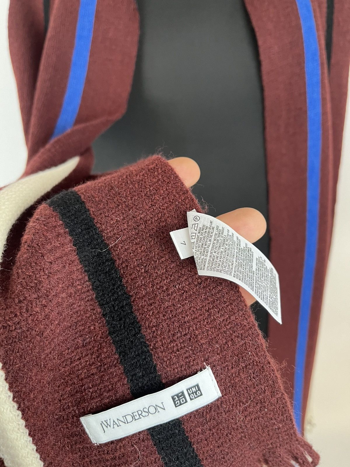 Designer × JW Anderson × Uniqlo Uniqlo JW Anderson Maroon Striped Scarf Heattech Wool (0353) Size ONE SIZE - 4 Thumbnail