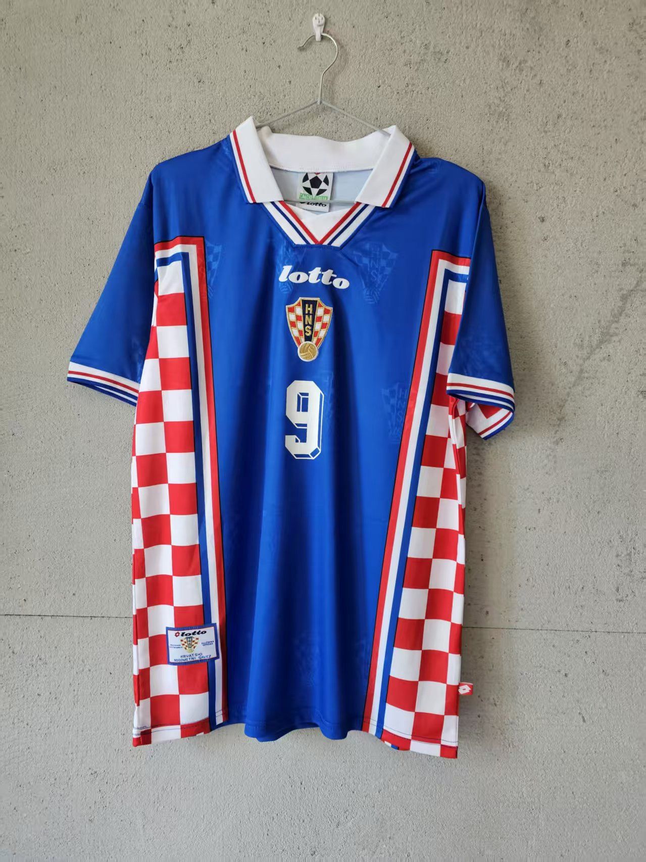 Other 1998 Croatia #9 Davor Šuker Jersey Size US S / EU 44-46 / 1 - 2 Thumbnail