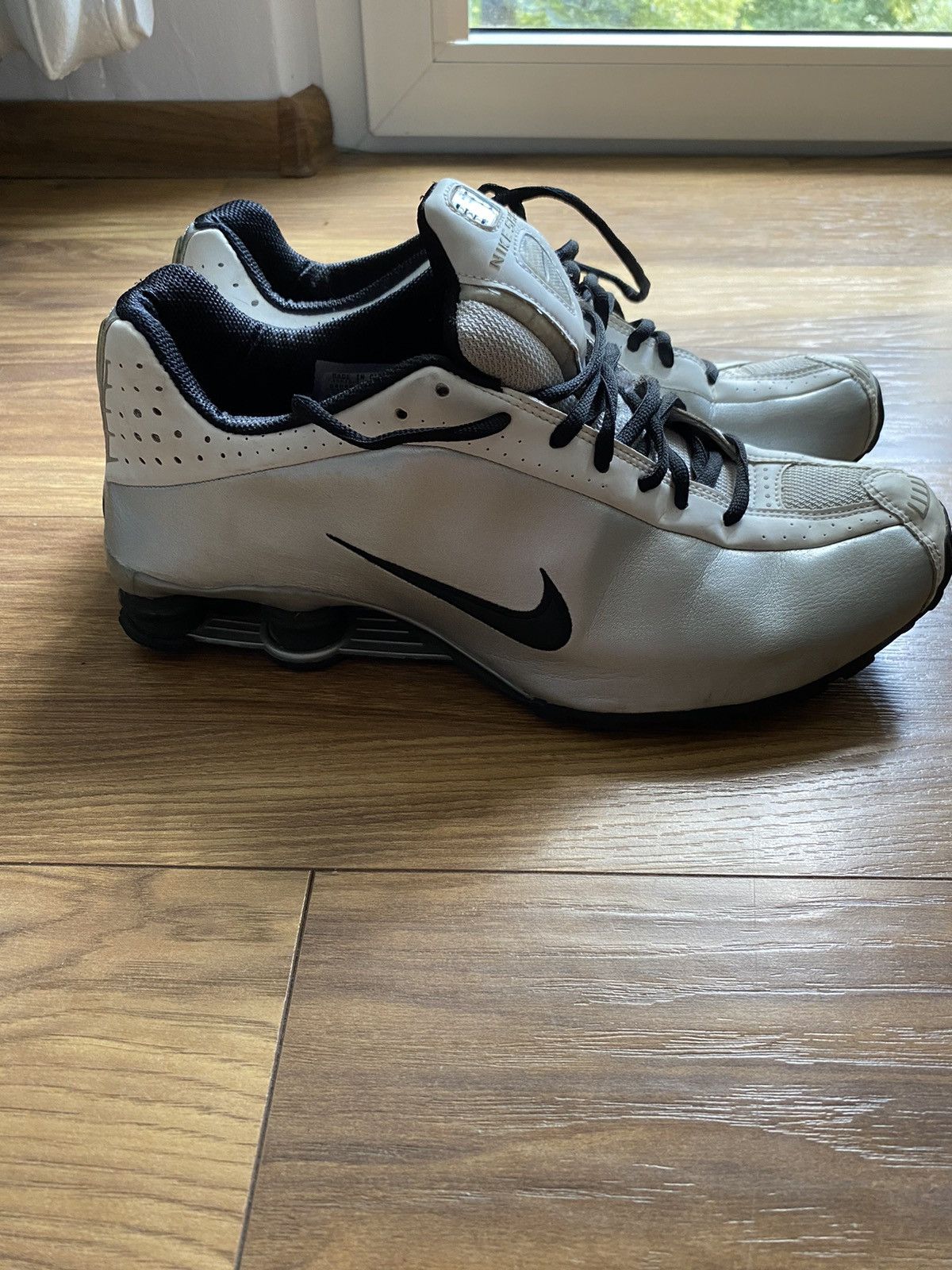 Nike Nike Shox R4 OG Silver Vintage,Drill,Y2k Size US 12.5 / EU 45-46 - 2 Thumbnail