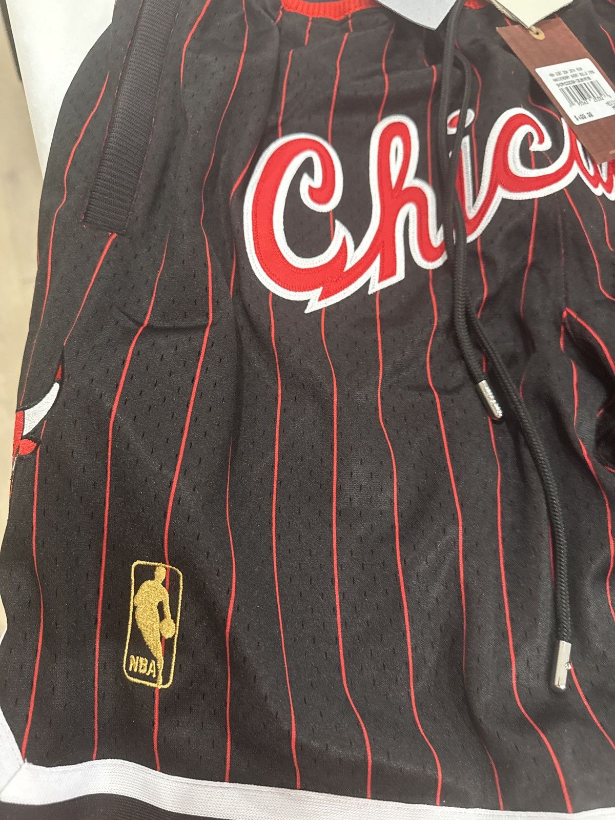 Just Don × Mitchell & Ness NBA JUST DON 10TH YEAR ANNIVERSARY SHORTS BULLS 1996 Size US 30 / EU 46 - 9 Thumbnail