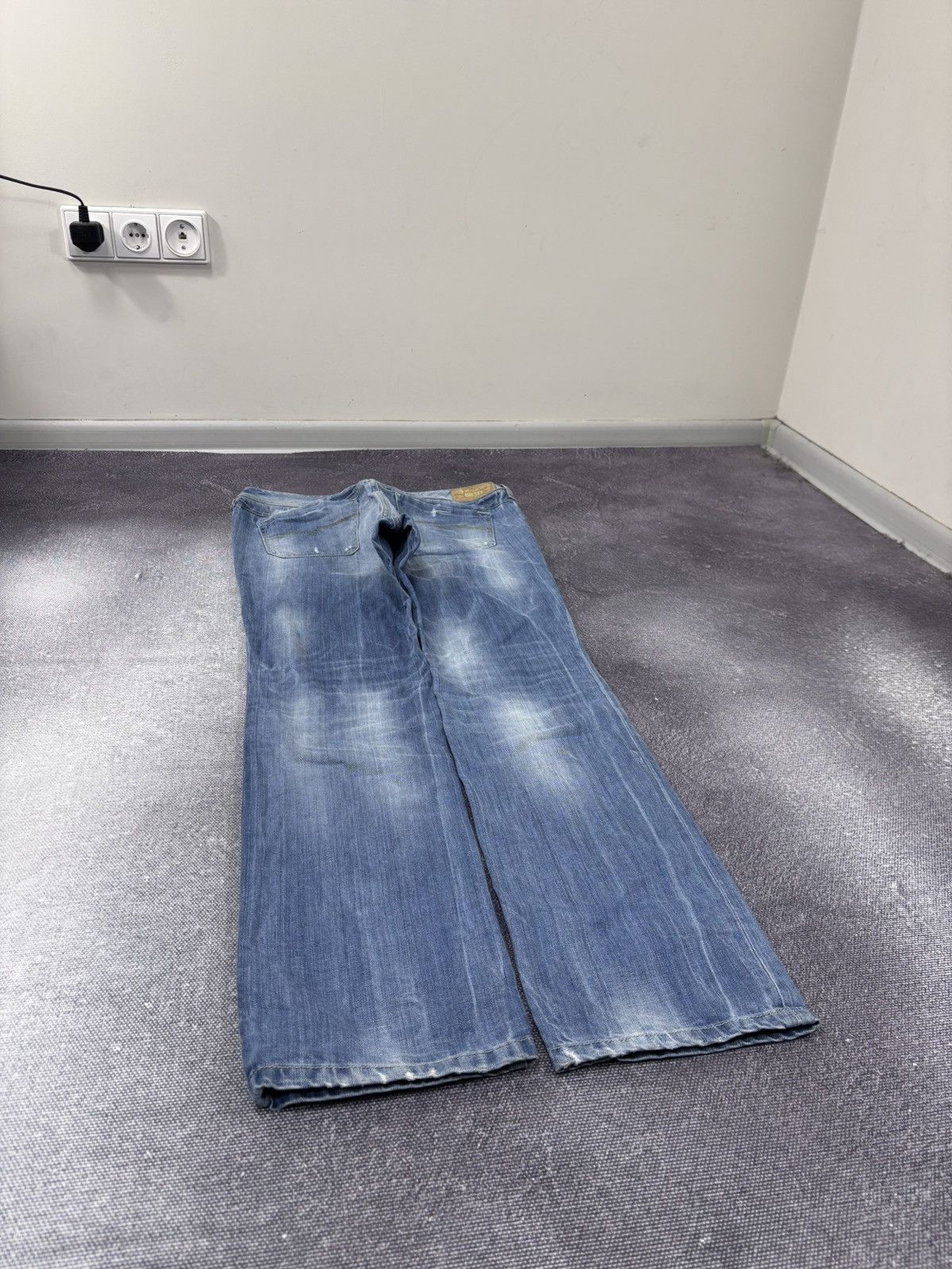 Diesel Diesel Lowky NWT Women’s Regular Straight Blue Denim Jeans Size 31" - 14 Thumbnail