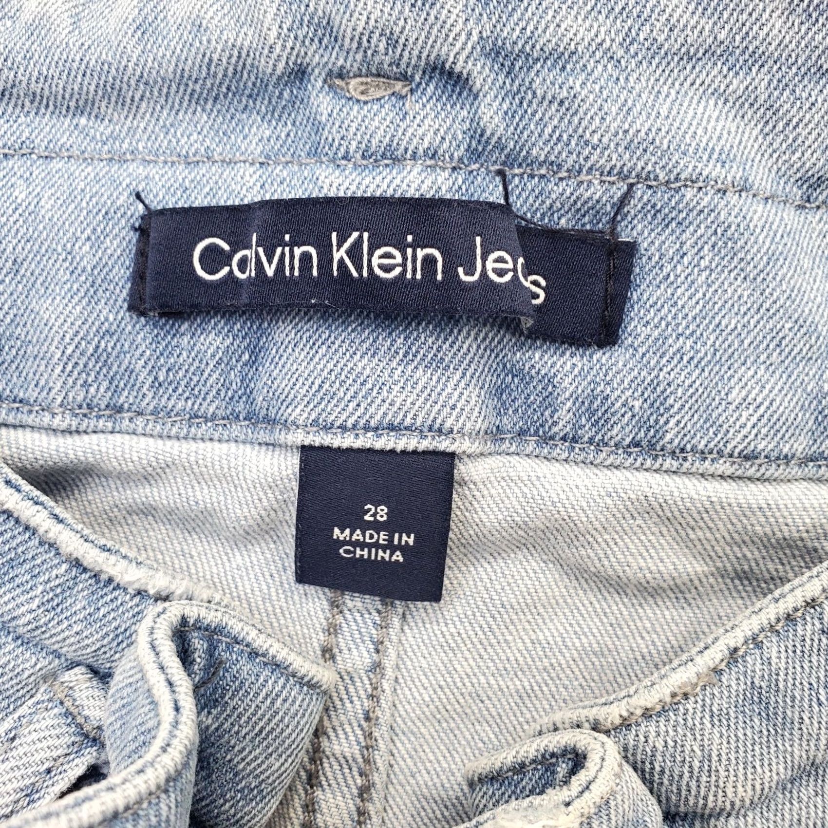 Calvin Klein Calvin Klein Jeans Shorts Women 28 Blue Cotton Stretch Paperbag Waist Frayed Hem Size 28" / US 6 / IT 42 - 6 Thumbnail