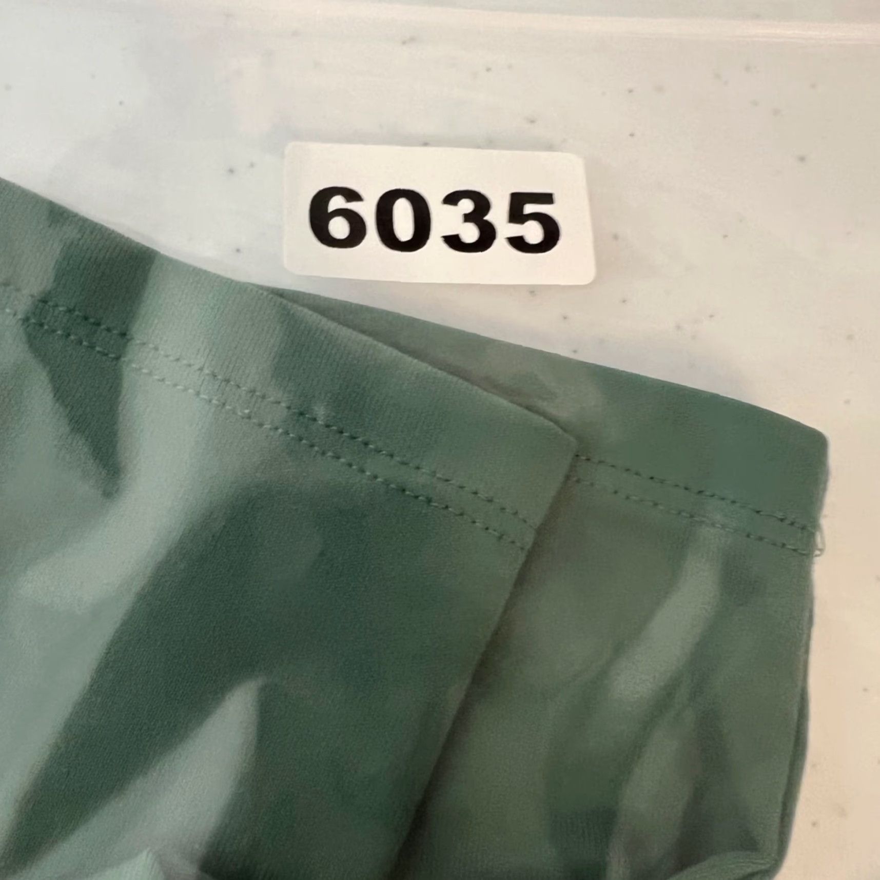 Vintage Babaton Womens Small Green Long Sleeve Mock Neck Cropped T-Shirt Nylon Blend Top Size S / US 4 / IT 40 - 7 Thumbnail