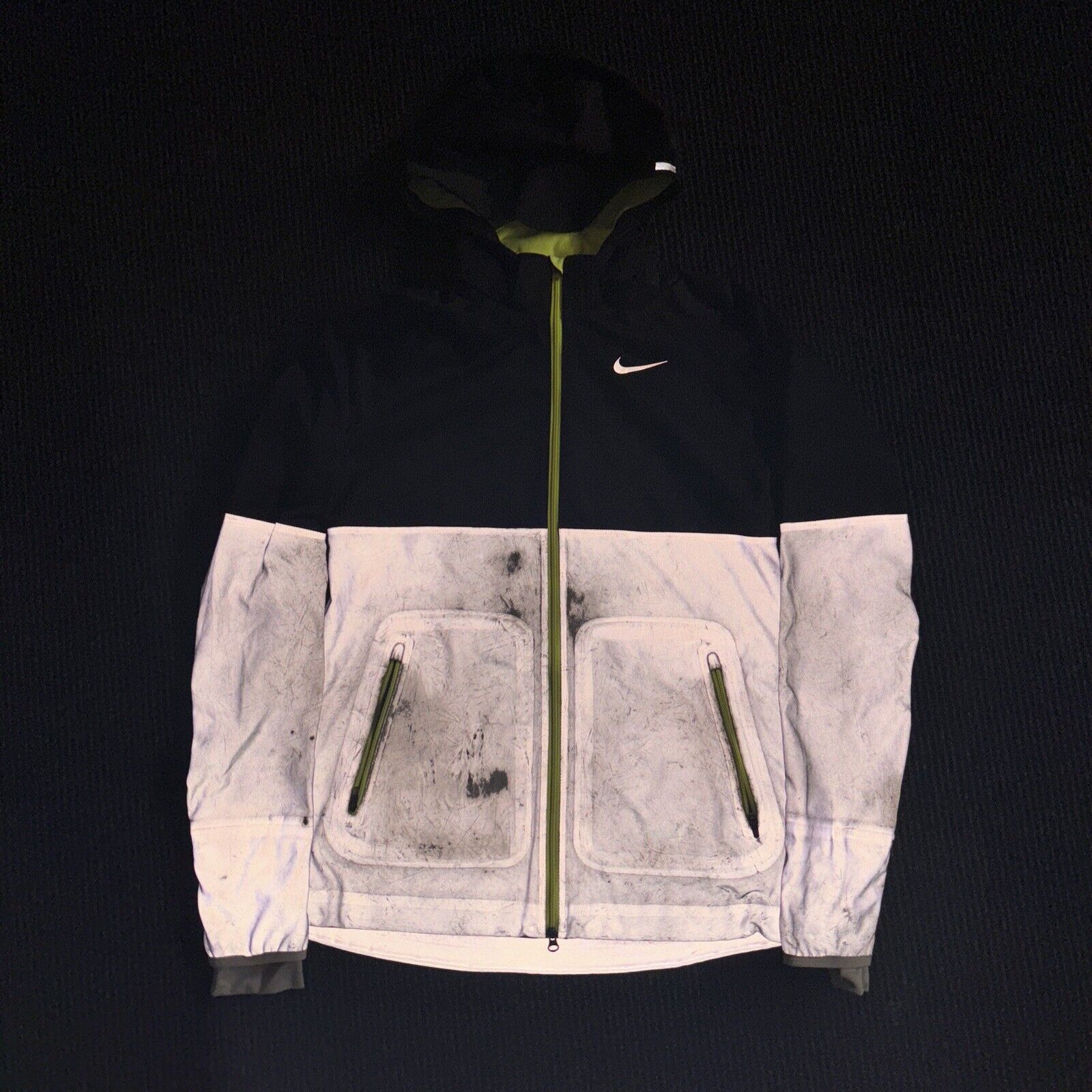 Nike Nike Jacket Size S Shield Flash Reflective Windbreaker Gray Size S / US 4 / IT 40 - 2 Thumbnail
